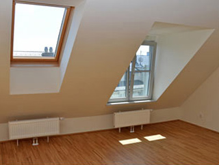 Dachgeschoss mit verkleideten Dachfenstern